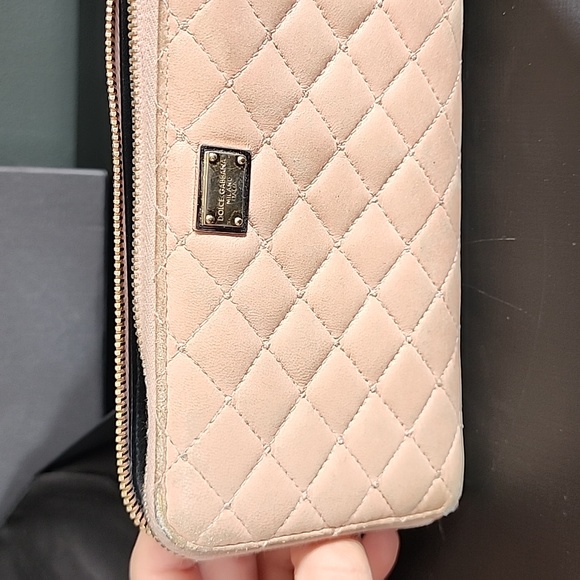 Dolce and Gabbana Wallet - Picture 11 of 14